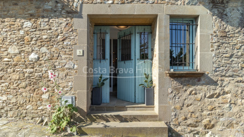 House in Begur with views of the castle