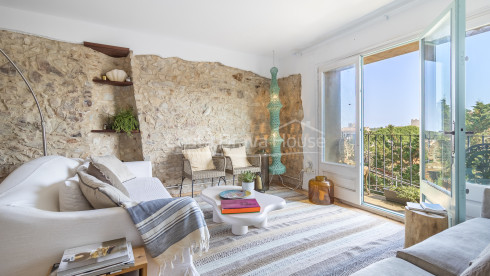 House in Begur with views of the castle
