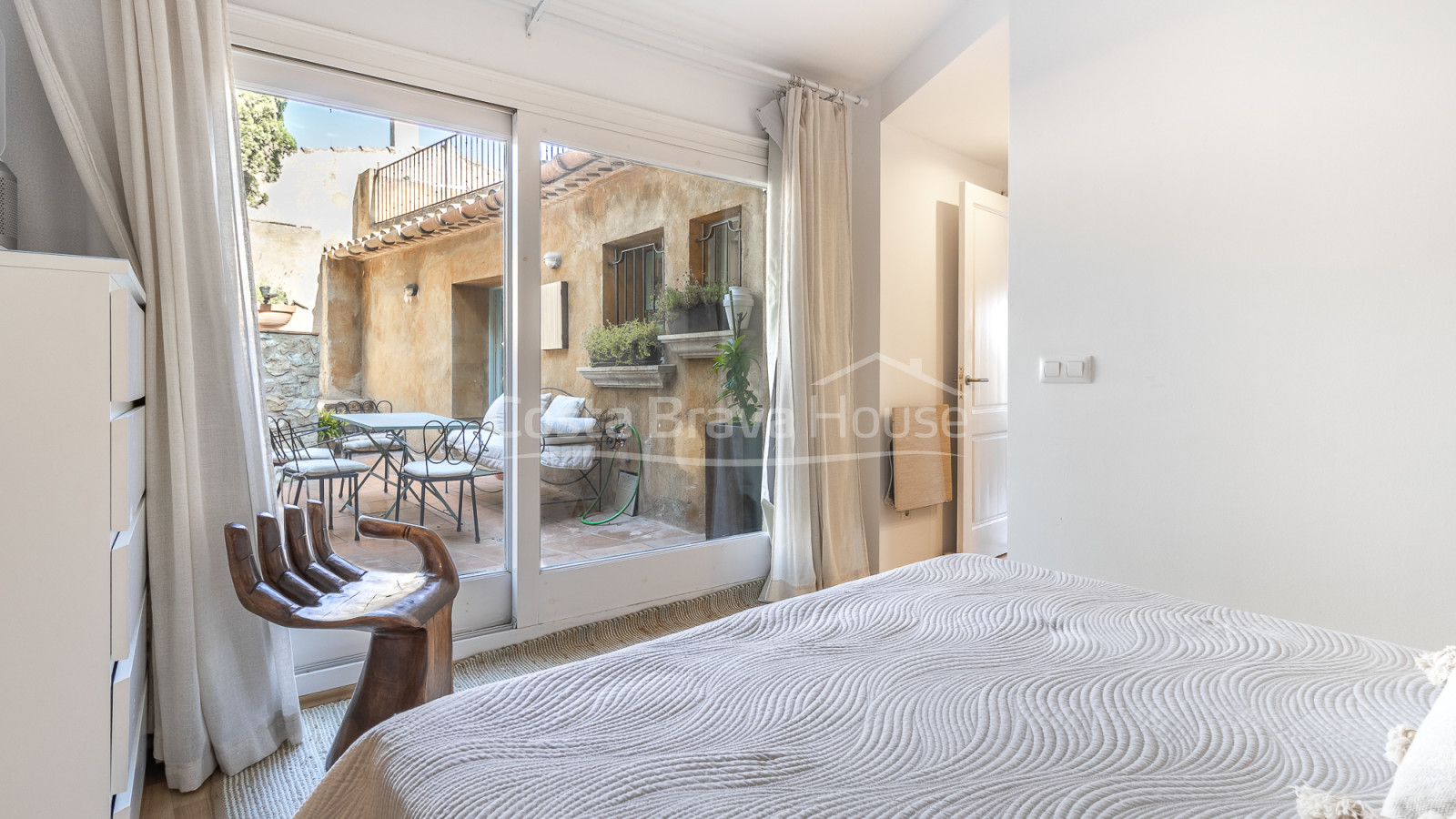 House in Begur with views of the castle