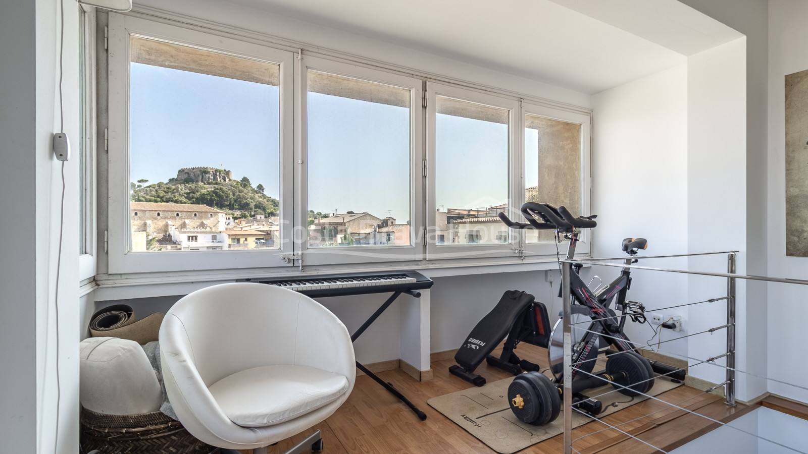 House in Begur with views of the castle