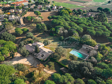 Historic estate with medieval tower, garden and pool for sale in Mont-ras, Costa Brava