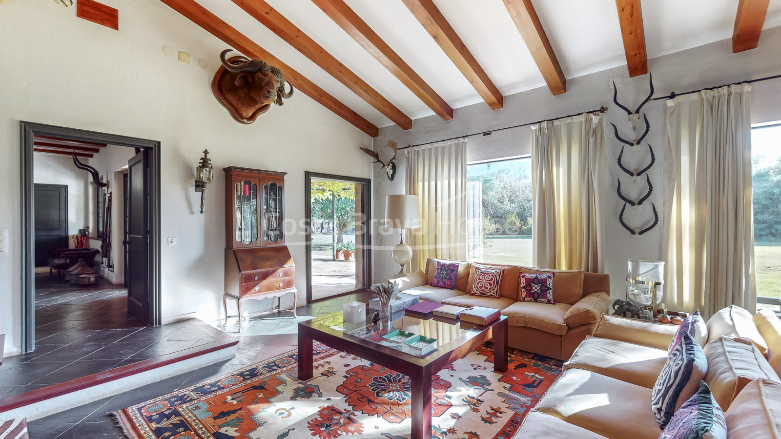 Estate in Mont-ras with medieval tower and large plot of land