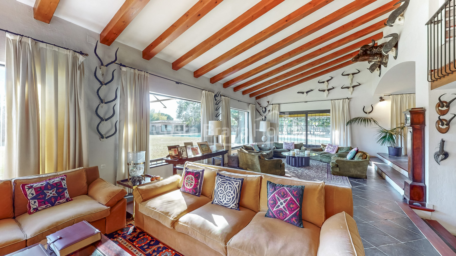 Estate in Mont-ras with medieval tower and large plot of land