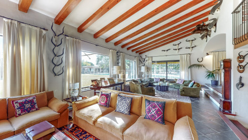 Estate in Mont-ras with medieval tower and large plot of land