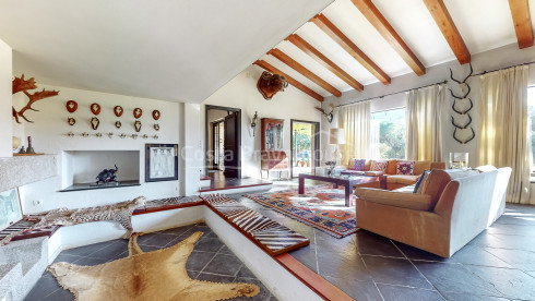 Estate in Mont-ras with medieval tower and large plot of land