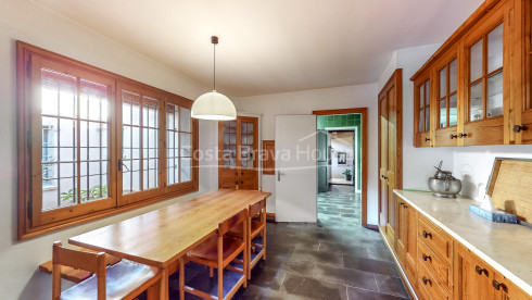 Estate in Mont-ras with medieval tower and large plot of land