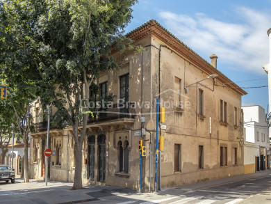 Casa modernista restaurada en venda al centre històric de Palafrugell, amb gran valor patrimonial