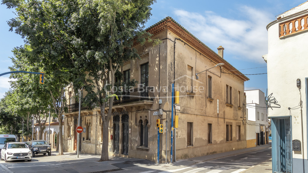 Maison moderniste à vendre dans le centre de Palafrugell