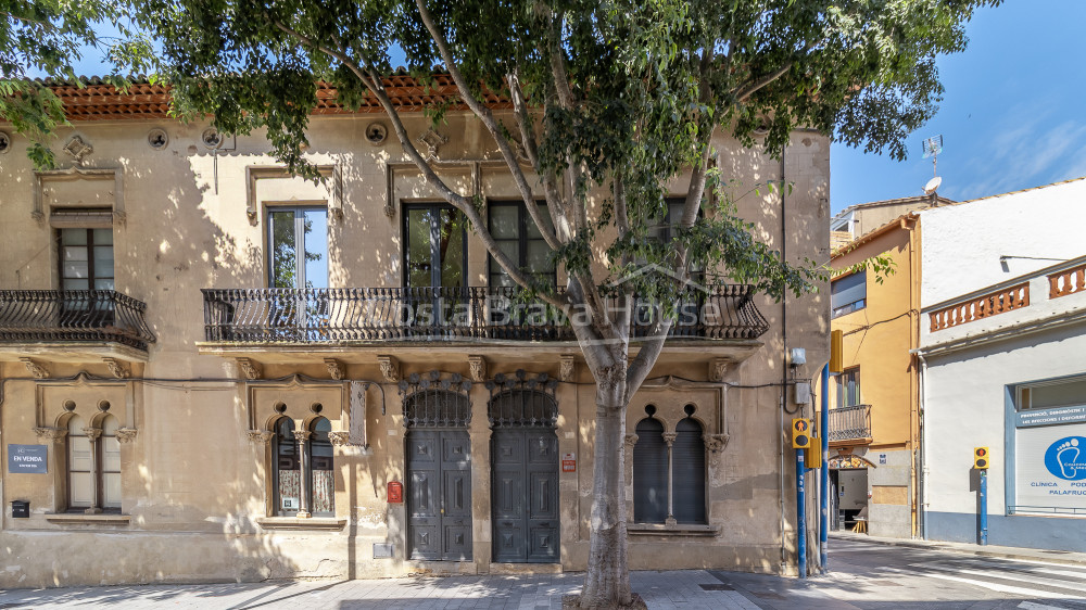Casa modernista en venda al centre de Palafrugell