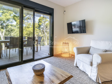 Contemporary duplex with private garden and tourist license for sale near the beach in Begur