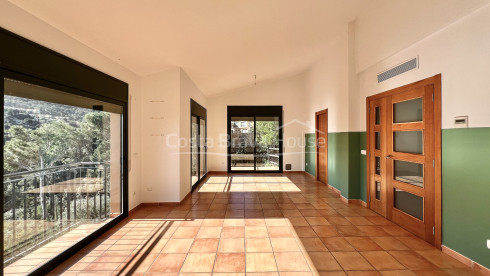 Terraced house with sea views in Sa Tuna, Begur