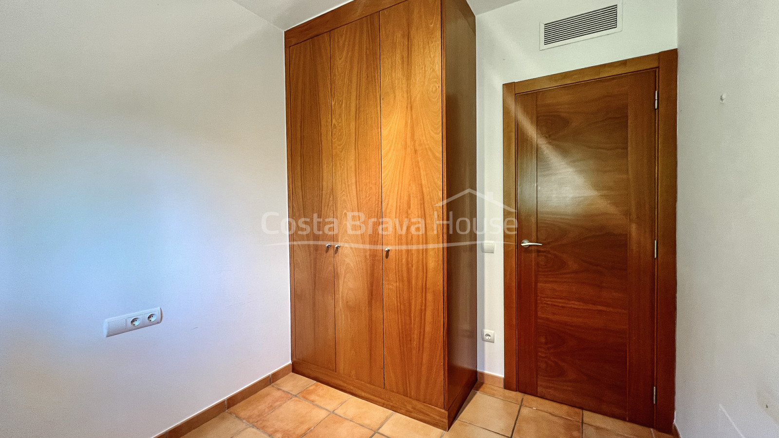 Terraced house with sea views in Sa Tuna, Begur