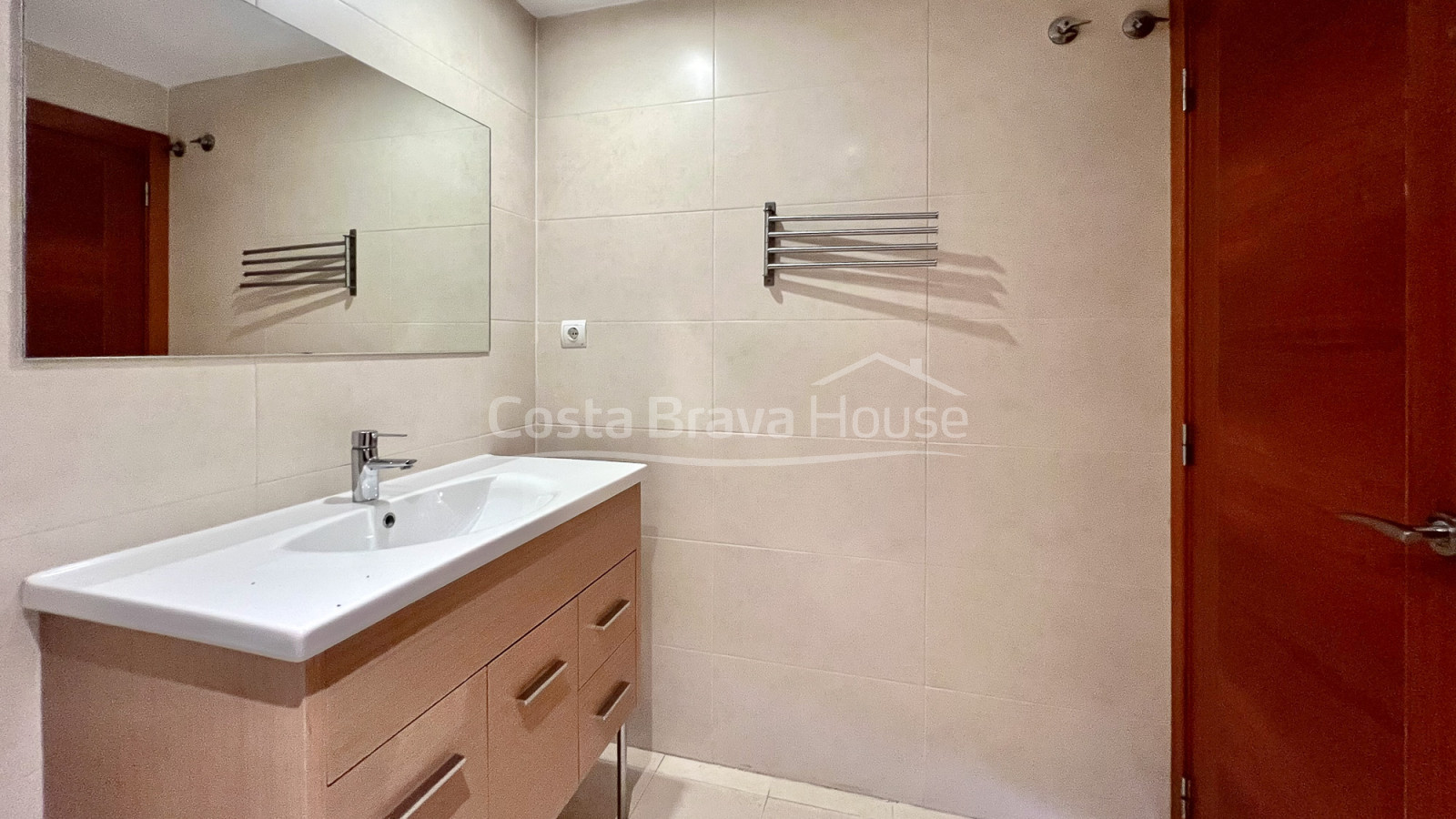 Terraced house with sea views in Sa Tuna, Begur