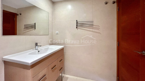 Terraced house with sea views in Sa Tuna, Begur