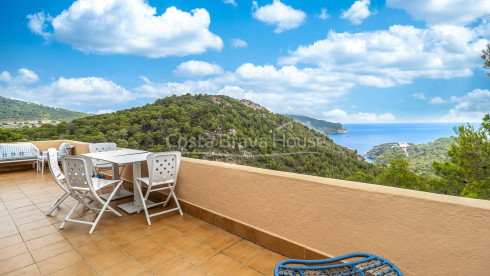Casa con vistas al mar y piscina en Aiguablava