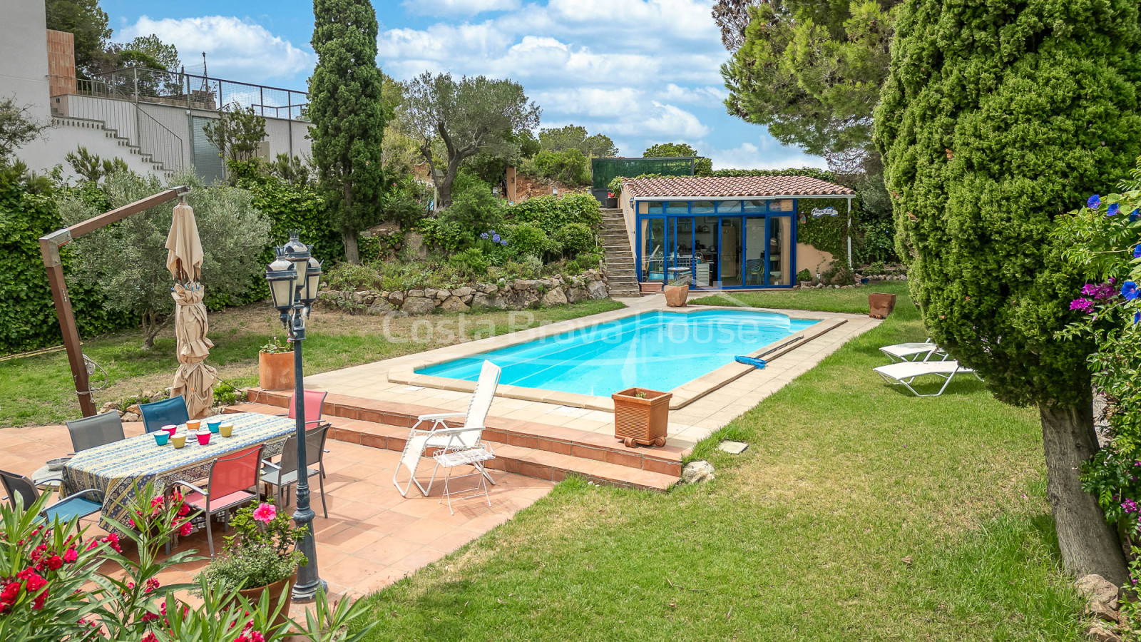 Casa con vistas al mar y piscina en Aiguablava