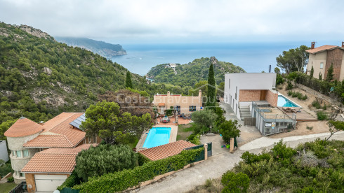 Casa con vistas al mar y piscina en Aiguablava