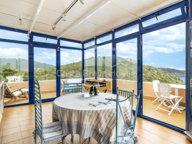 House with sea views for sale just minutes from Aiguablava cove in Begur