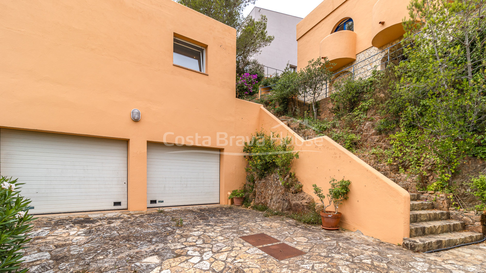 Casa con vistas al mar y piscina en Aiguablava