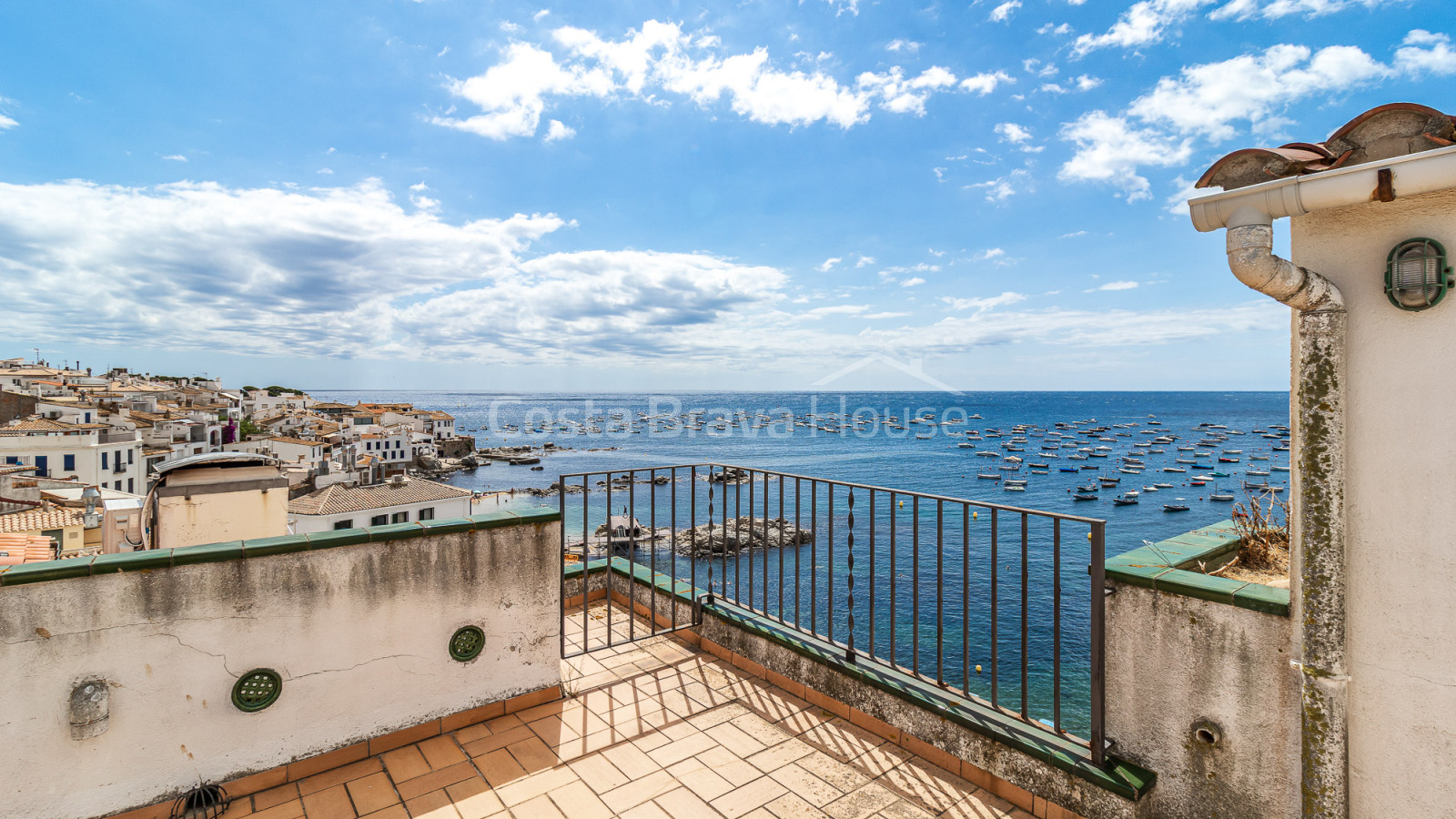 Casa al costat de la platja Port Bo amb vistes al mar