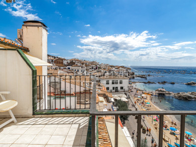 Propriété avec vue sur mer à vendre près de la plage de Port Bo à Calella de Palafrugell