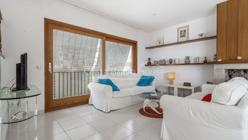 Maison à côté de la plage de Port Bo avec vue sur la mer