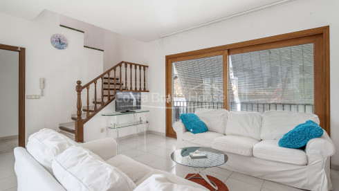 Casa al costat de la platja Port Bo amb vistes al mar