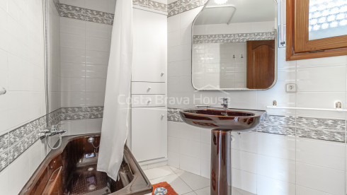 Maison à côté de la plage de Port Bo avec vue sur la mer