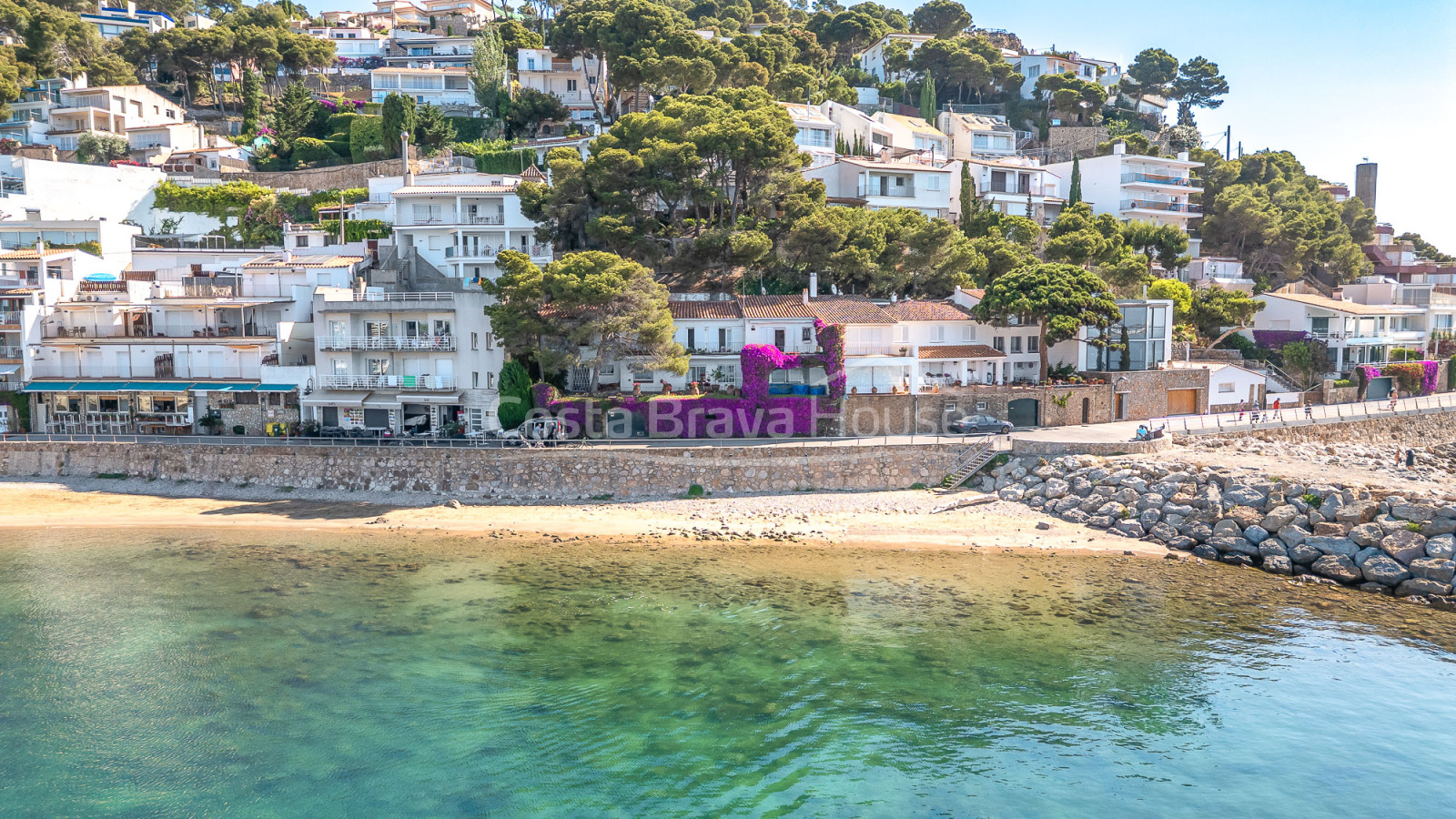 House on the seafront in l'Estartit