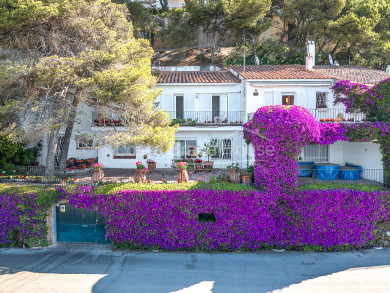 Maison avec vues imprenables sur la mer à vendre près de la plage à l’Estartit