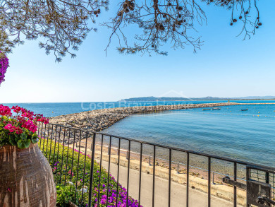 Maison avec vues imprenables sur la mer à vendre près de la plage à l’Estartit
