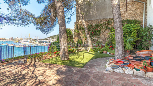 House on the seafront in l'Estartit