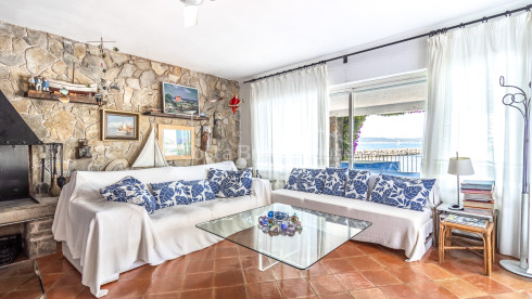 House on the seafront in l'Estartit