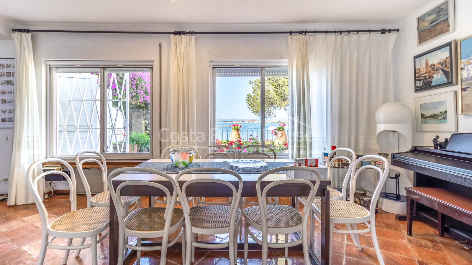 House on the seafront in l'Estartit
