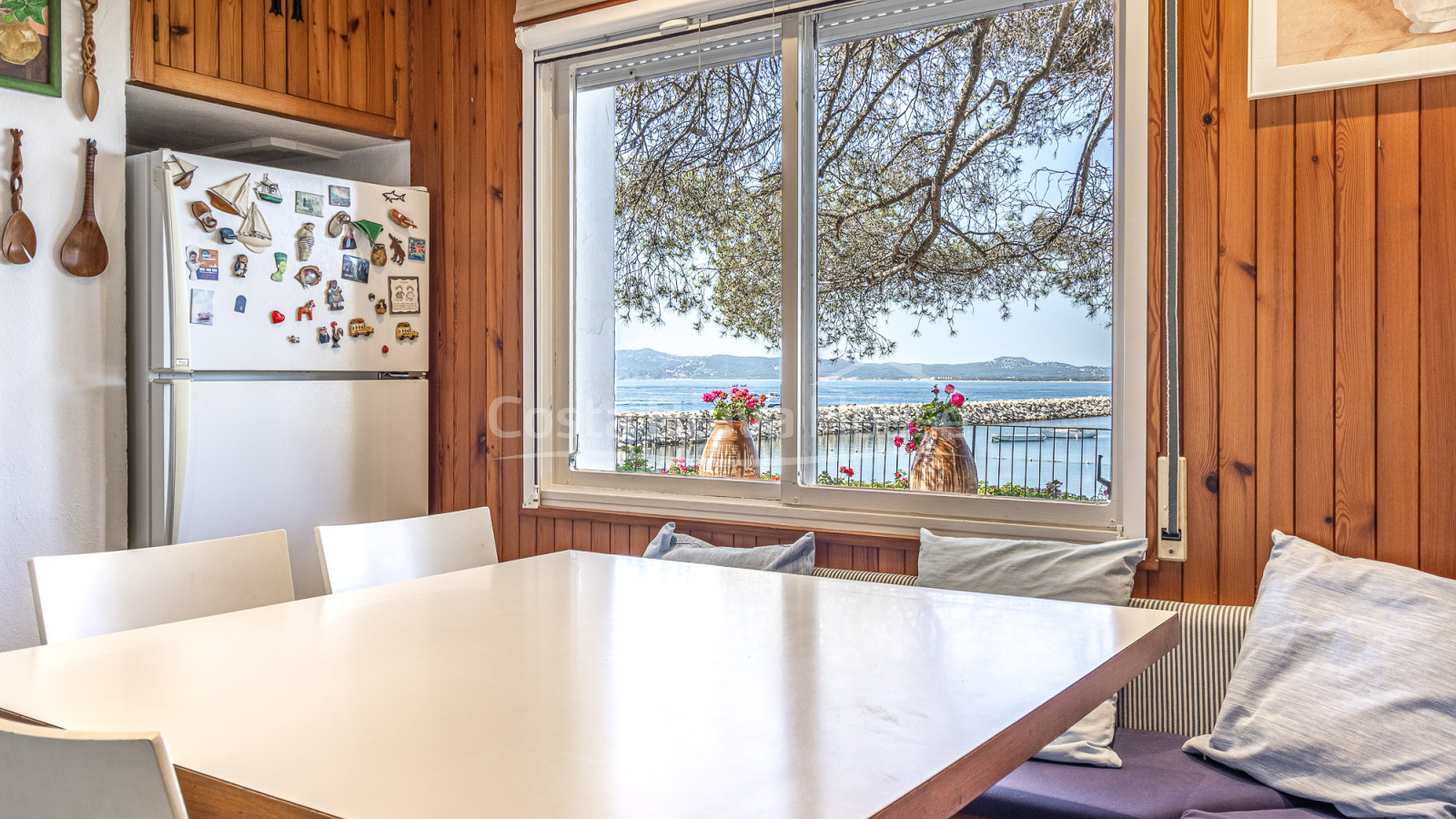 House on the seafront in l'Estartit