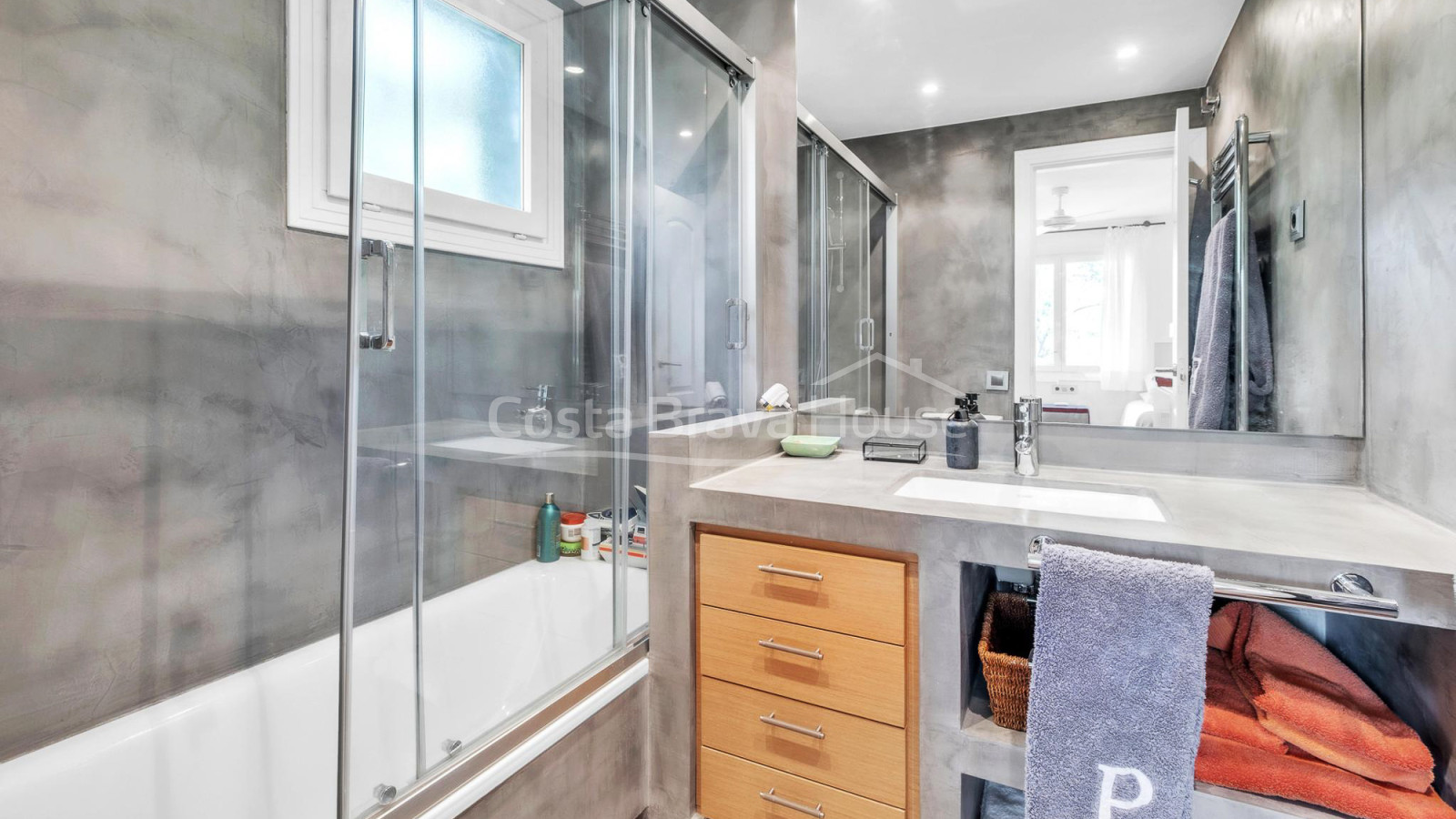 Maison avec vue sur la mer dans un complexe exclusif à Llafranc