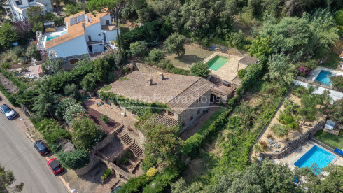 Casa estil masia en venda a Sant Antoni amb llicència