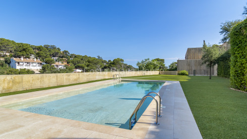 Nieuwbouwappartement met zeezicht te koop in Sa Riera (Begur)