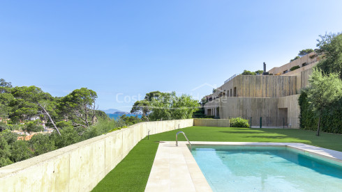 Nieuwbouwappartement met zeezicht te koop in Sa Riera (Begur)