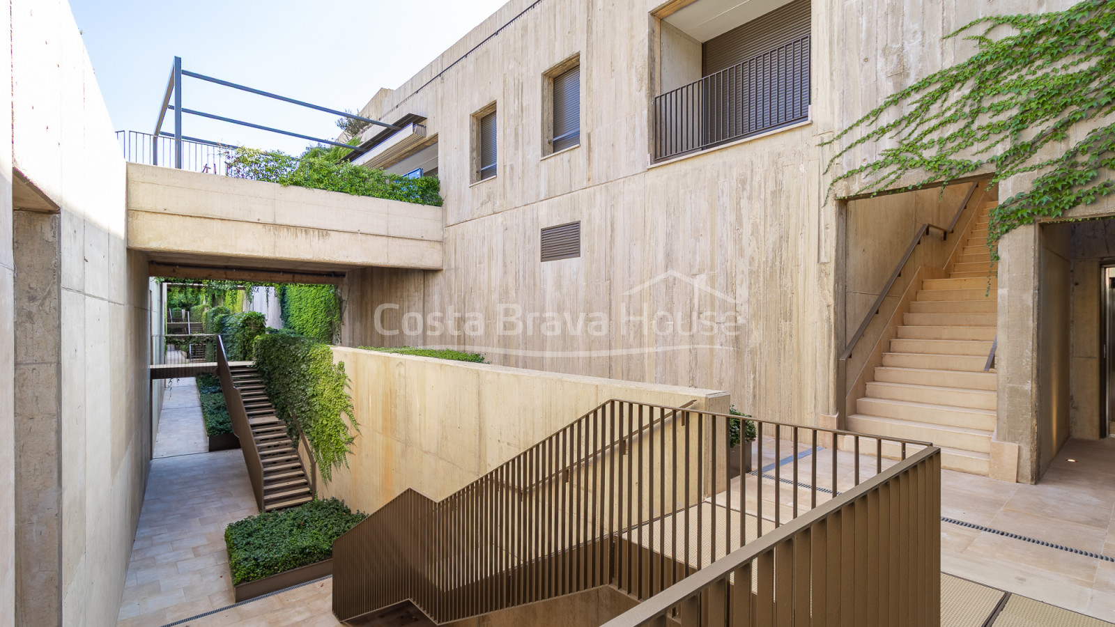 Nieuwbouwappartement met zeezicht te koop in Sa Riera (Begur)