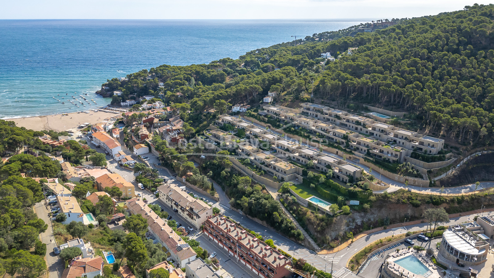 Nieuwbouwappartement met zeezicht te koop in Sa Riera (Begur)