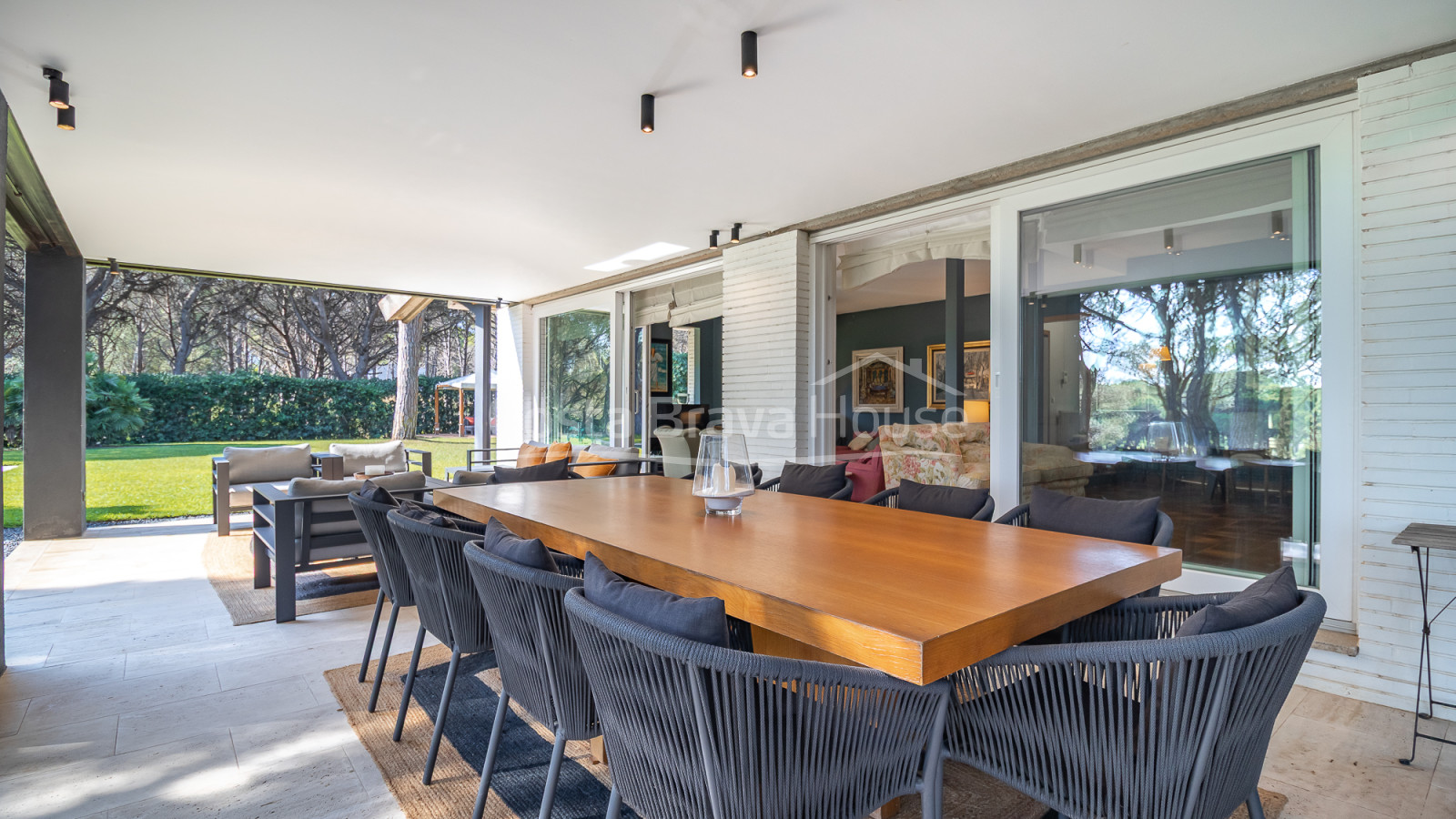 Villa in Pals vlak bij de golfbaan en het strand met privétuin
