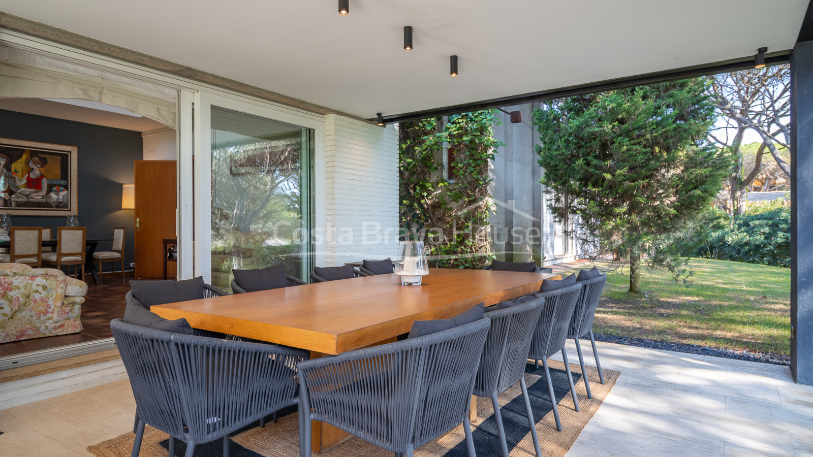 Villa in Pals near golf and the beach with private garden