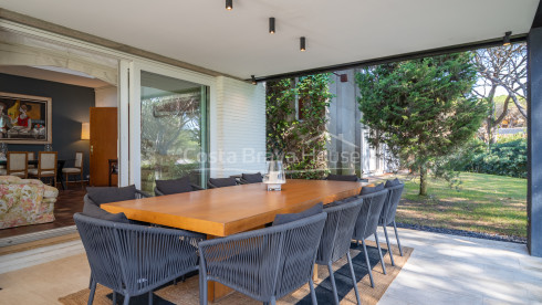 Villa in Pals near golf and the beach with private garden