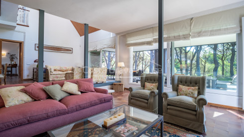 Villa in Pals near golf and the beach with private garden