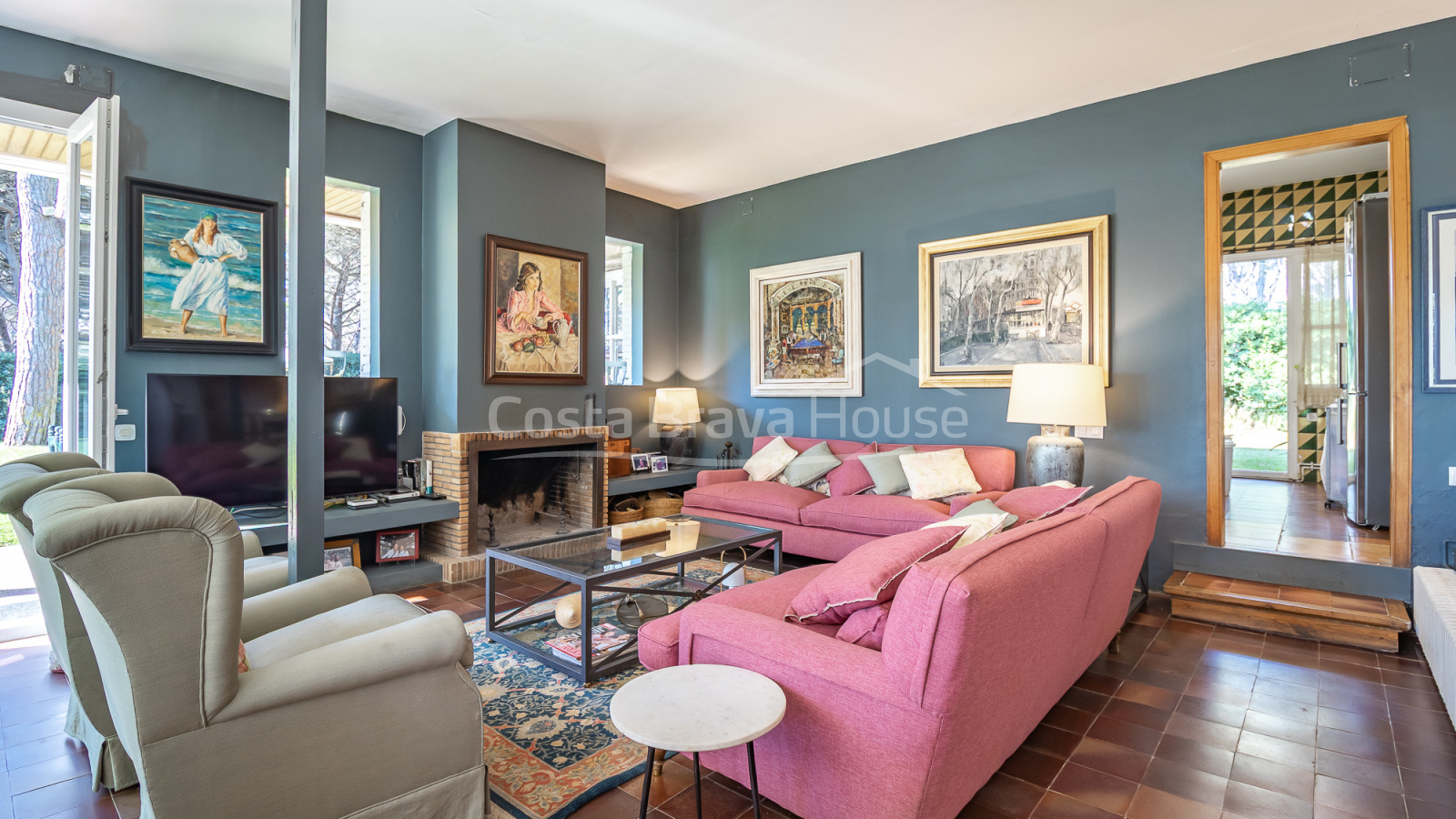 Villa in Pals near golf and the beach with private garden