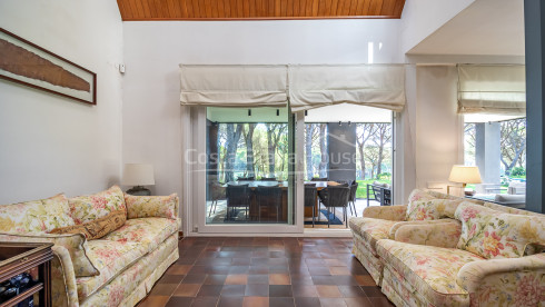 Villa in Pals near golf and the beach with private garden