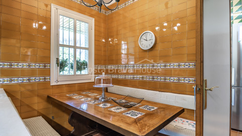 Villa in Pals near golf and the beach with private garden