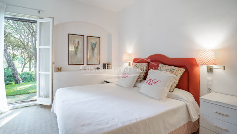 Villa in Pals near golf and the beach with private garden