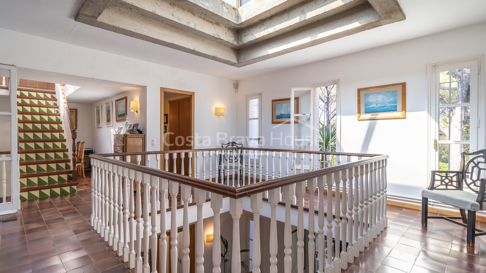 Villa in Pals near golf and the beach with private garden